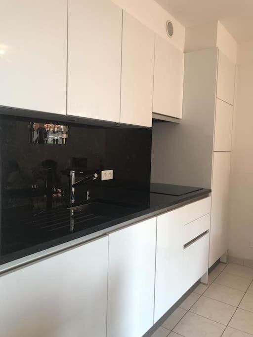 Terrasse De 30M2 Vue Mer Panoramique 1 Chambre Apartment Кавалере-сюр-Мер Екстериор снимка